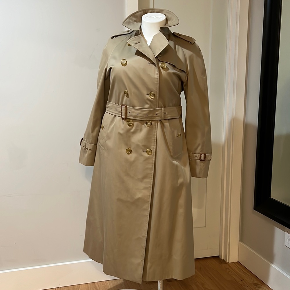 Burberry’s classic trench Coat
